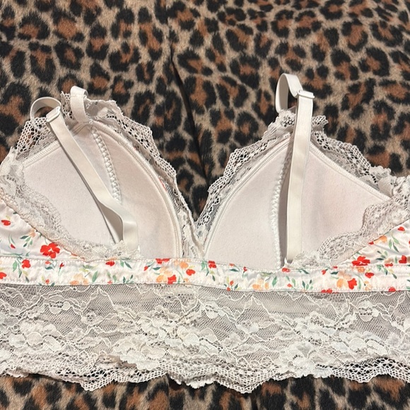 Floral Lace Trim Bralette - Picture 3 of 4